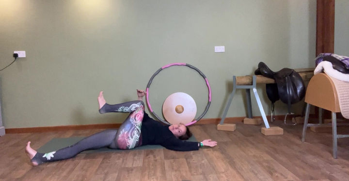 Creating the length in the muscles needed for the correct leg position, focussing on the hips and their function and then working into the legs, ideal if you have "tight" hips, pain in your back, knees, ankles.